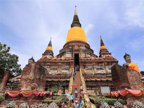  Wat Yai Chaimongkol: Explore Ancient Splendor and Spiritual Tranquility!