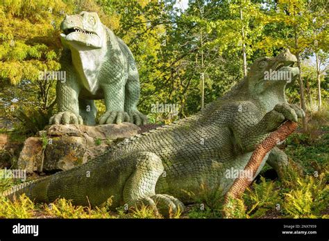 O Parque de Esculturas de Sal Dinossauro, Uma Jornada Pré-Histórica Através da Arte!