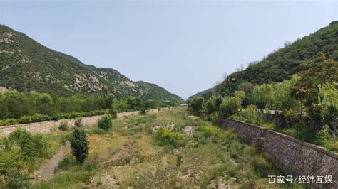  Aventure-se nas Profundezas Históricas do Forte de Shuangyashan! Um Marco Milenar em um Paraíso Verdejante!