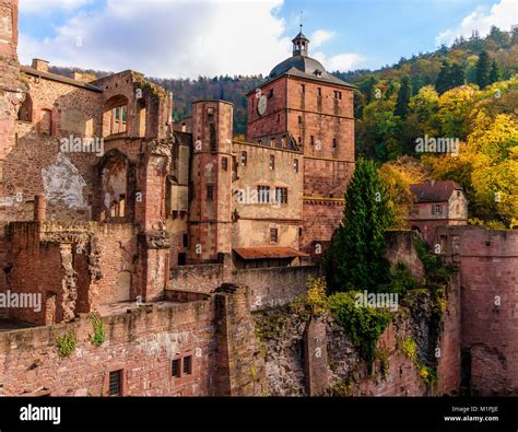 O Castelo de Heidelberg: Uma Fortaleza Medieval que Te Transportará para o Passado!